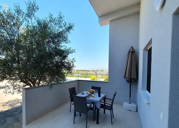 Olivija Apartman Nin